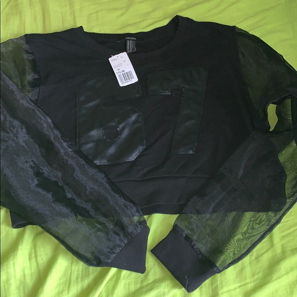 Woman’s Black Sweatshirt